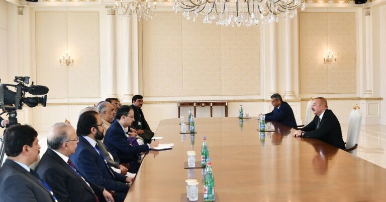 Президент Азербайджана принял председателя Нацассамблеи Пакистана
