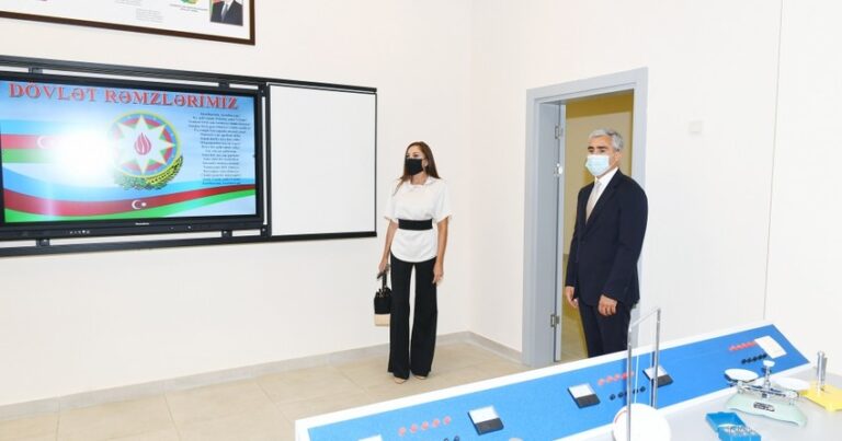 Мехрибан Алиева приняла участие в открытии после реконструкции образовательных учреждений в Хазарском районе