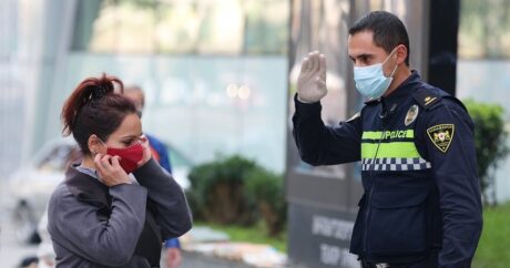В Грузии возвращают требование ношения масок на улице
