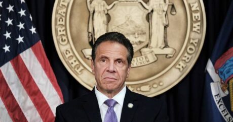 Губернатор Нью-Йорка уходит в отставку