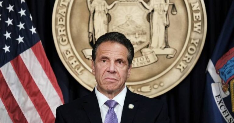Губернатор Нью-Йорка уходит в отставку