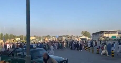 AFP: В Кабуле толпа прорвалась на летное поле аэропорта