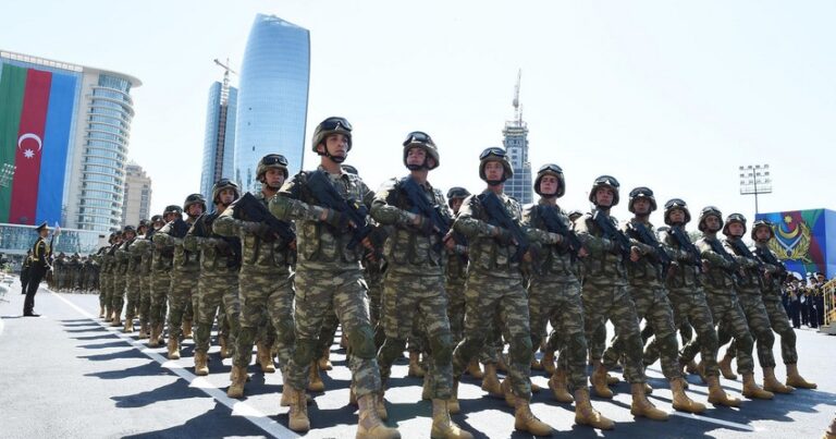 Министр: Реформы в армии Азербайджана продолжатся