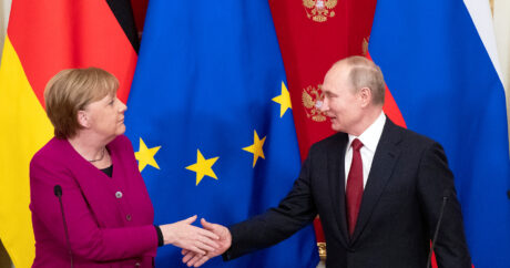 Путин и Меркель начали переговоры в Москве