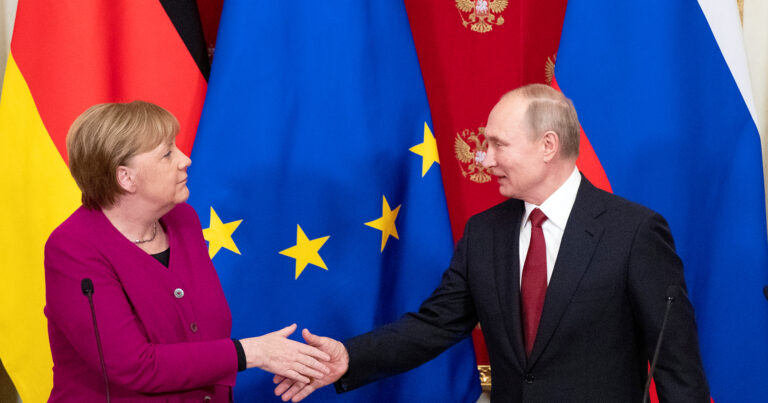 Путин и Меркель начали переговоры в Москве