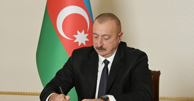 Президент Азербайджана подписал распоряжение об обеспечении жильем героев Отечественной войны