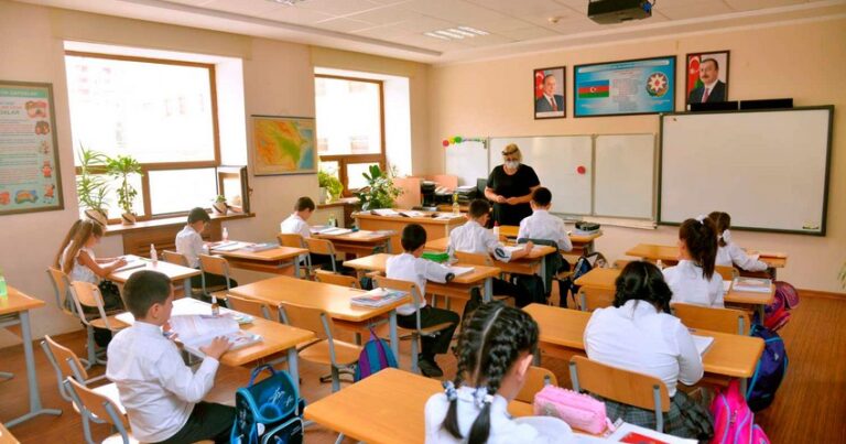 В Азербайджане с 9 августа начинается электронное перемещение учащихся
