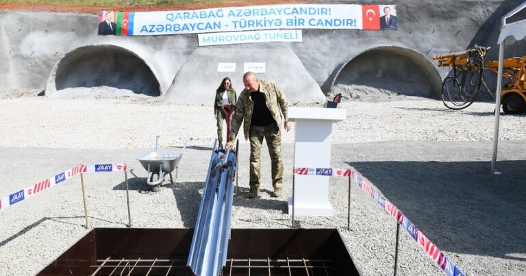 Президент и первая леди приняли участие в церемонии закладки фундамента тоннеля под Муровдагом