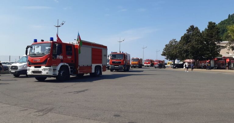 Третья группа пожарно-спасательных сил МЧС Азербайджана прибыла в Турцию