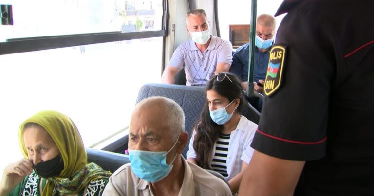 В общественном транспорте Баку начались рейды по проверке использования масок