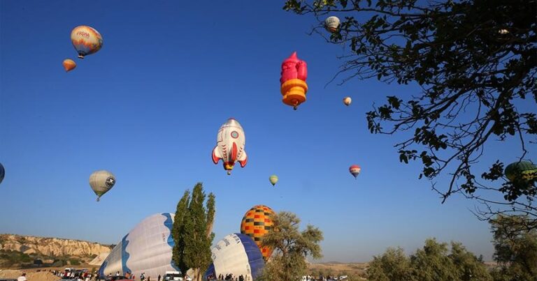 В Каппадокии стартовал II Международный фестиваль воздушных шаров
