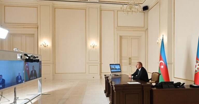 Президент в видеоформате принял новых глав ИВ Джалилабада и Шамкира