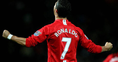 «Манчестер Юнайтед» за 12 часов продал футболки Роналду на $45 млн