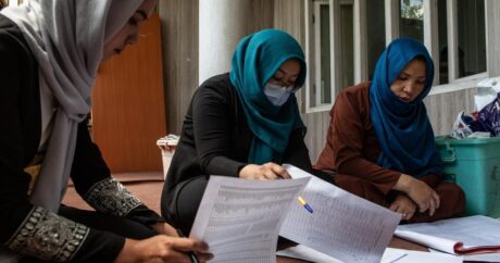 В Афганистане женщинам в хиджабе будут доступны образование и работа