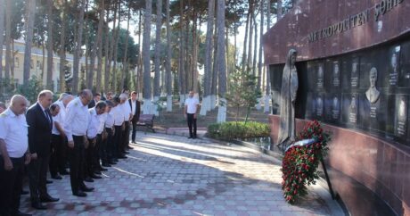 В Бакинском метрополитене почтили память шехидов Отечественной войны
