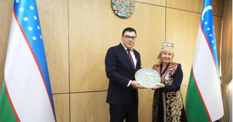 Министр туризма и спорта встретился со Специальным представителем ЕС по Центральной Азии