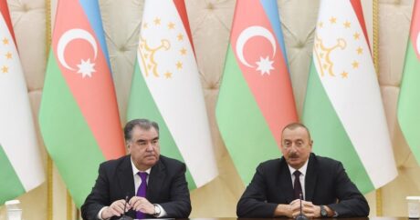 Президент Ильхам Алиев поздравил Эмомали Рахмона