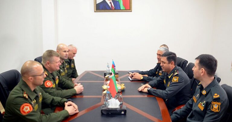 Состоялась встреча военных делегаций Азербайджана и Беларуси
