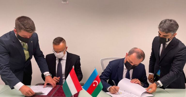 Состоялась встреча глав МИД Азербайджана и Венгрии
