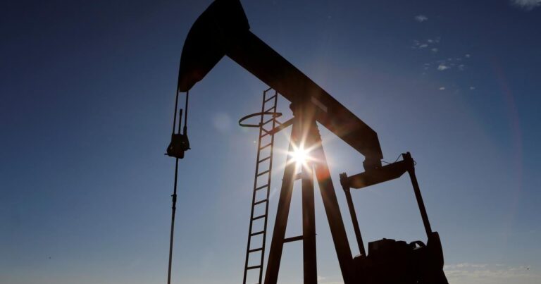 Цена азербайджанской нефти превышает $72 за баррель