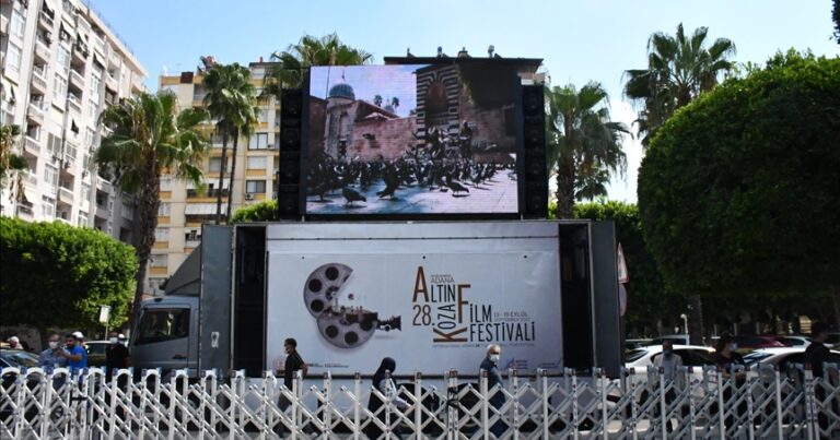 На юге Турции стартовал Международный кинофестиваль «Золотой кокон»