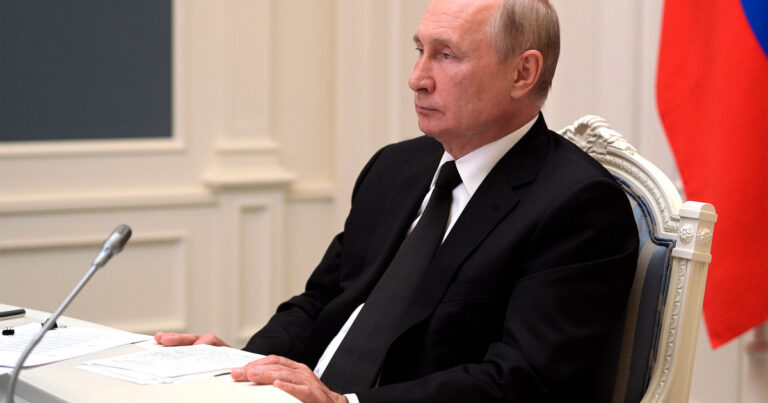 Путин подписал указ об учреждении почетного знака «За успехи в труде»