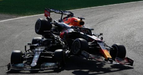 Ферстаппена наказали за аварию с Хэмилтоном на Гран-при Италии