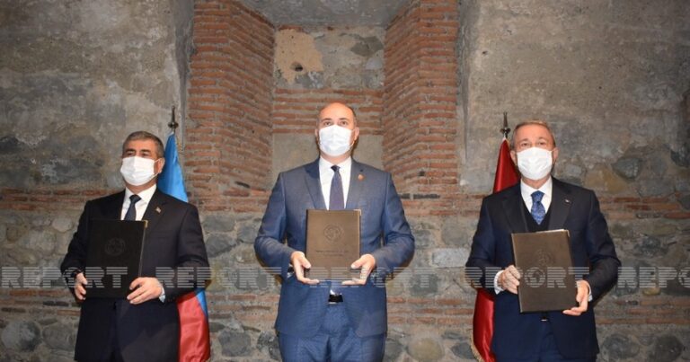Министр обороны: Дружба Азербайджана, Грузии и Турции продолжится
