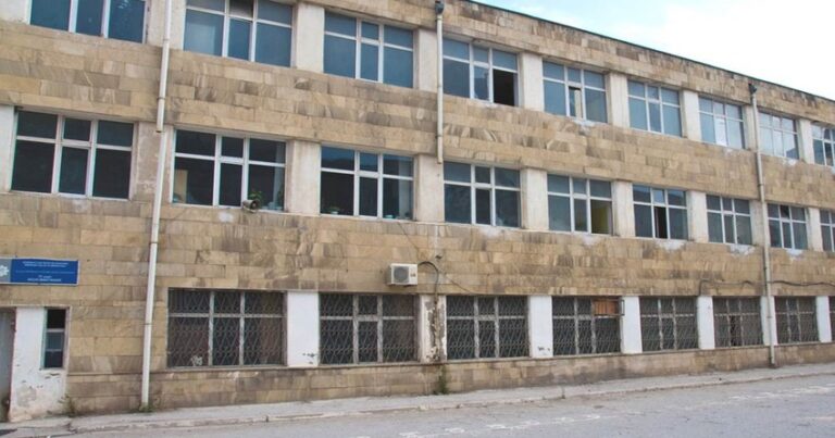 Еще одна школа в Баку закрыта из-за коронавируса