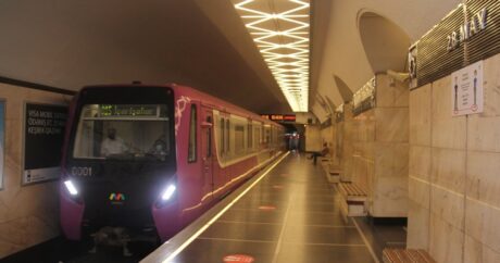 В Баку из-за дыма на станции метро «28 Мая» остановили движение поездов