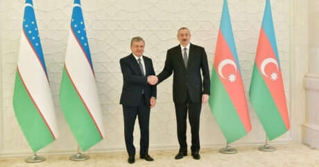 Президент Ильхам Алиев поздравил Шавката Мирзиёева