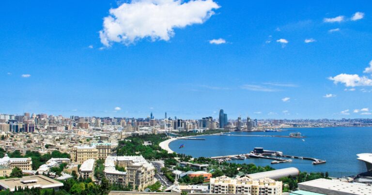 В Баку завтра ожидается до 22 градусов тепла