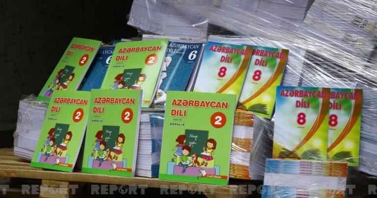Азербайджан отправил в Грузию более 17 тыс. учебников и методических пособий