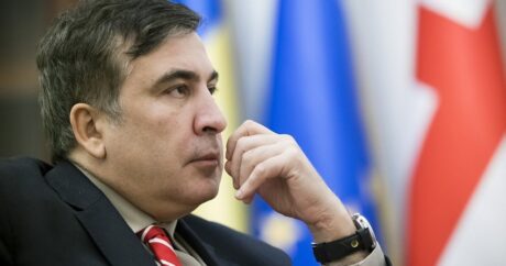 Саакашвили в тюрьме объявил голодовку