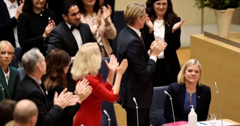 Первая женщина-премьер-министр Швеции уходит в отставку через несколько часов после назначения