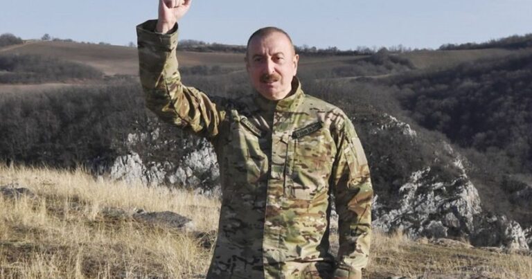 Ильхам Алиев поделился публикацией по случаю Дня Победы