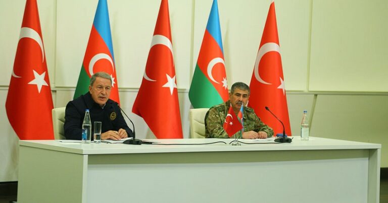 Министр обороны Турции призвал руководство Армении оценить возможности предлагаемого мира