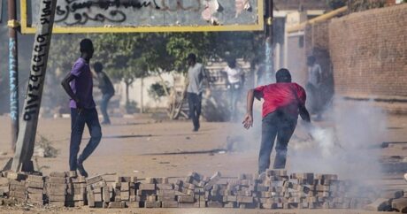 Число погибших на протестах в Судане достигло 42 человек