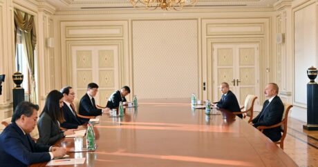 Ильхам Алиев принял председателя Комитета по экономсотрудничеству при президенте Республики Корея