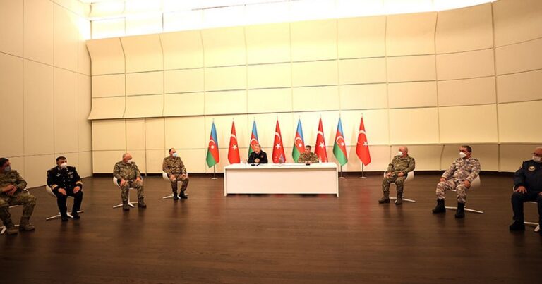 Министры обороны Азербайджана и Турции провели совместную пресс-конференцию