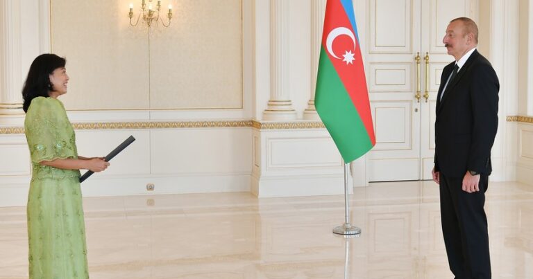 Президент Азербайджана принял верительные грамоты новоназначенного посла Филиппин
