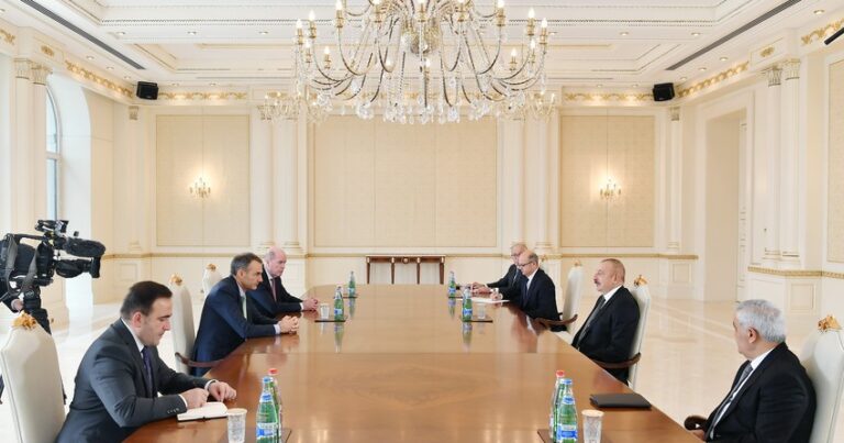 Президент Ильхам Алиев принял главного исполнительного директора BP