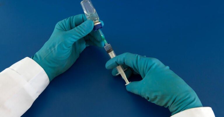 Ученые оценили риск заражения коронавирусом после вакцинации