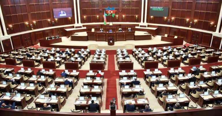 Парламент Азербайджана принял изменения в Налоговый кодекс