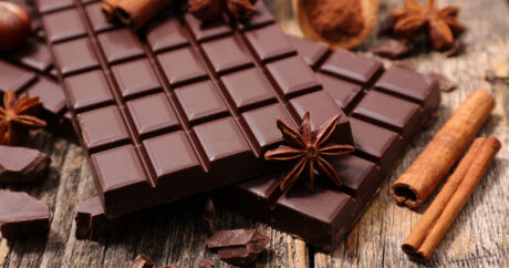 Ученые выяснили, какой сорт шоколада делает людей счастливее
