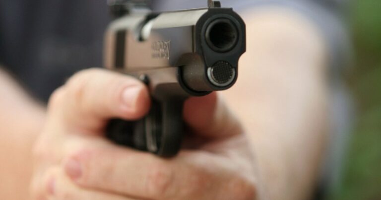 В Бейлагане в полицейского выстрелили из охотничьего ружья