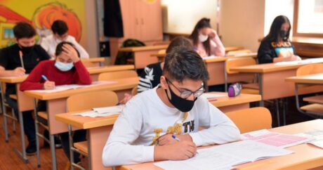 В этом году бакинские школы с отличием окончили более 2,2 тыс. человек