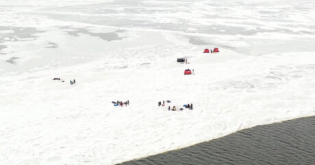 В США 27 человек спасли с плавучего ледяного обломка