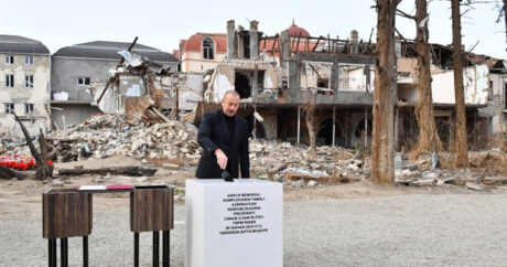 Президент Ильхам Алиев заложил фундамент Гянджинского мемориального комплекса