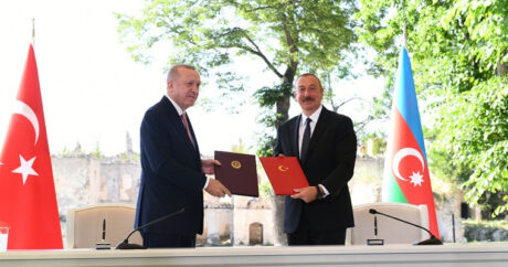 Президент Азербайджана утвердил Шушинскую декларацию